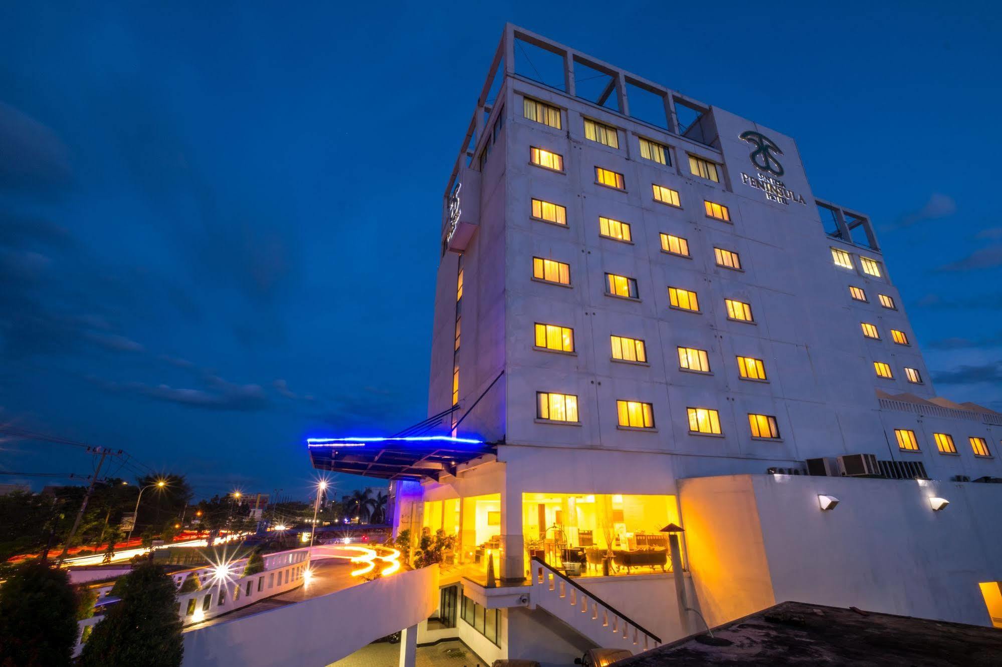 Sintesa Peninsula Hotel Palembang Palimbão Exterior foto